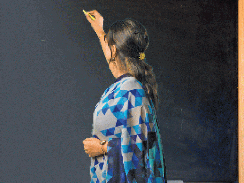 උපාධිධාරීන් ගුරු සේවයට බඳවාගැනීමේ විභාගය අවසන්