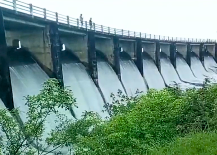 ප්‍රධාන ජලාශ 16ක් සහ මධ්‍ය පරිමාණ ජලාශ 17ක් වාන් දමයි