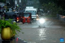 අධික වර් ෂාවත් සමග මාර් ග කිහිපයක් ජලයෙන් යටවෙයි