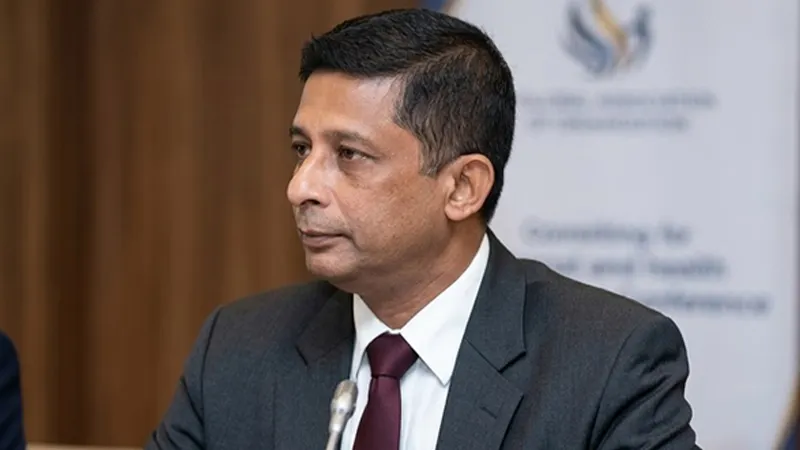 සලේ දිගටම උපවාස කිරීමට තීරණය කරයි සලේ දිගටම උපවාස කිරීමට තීරණය කරයි